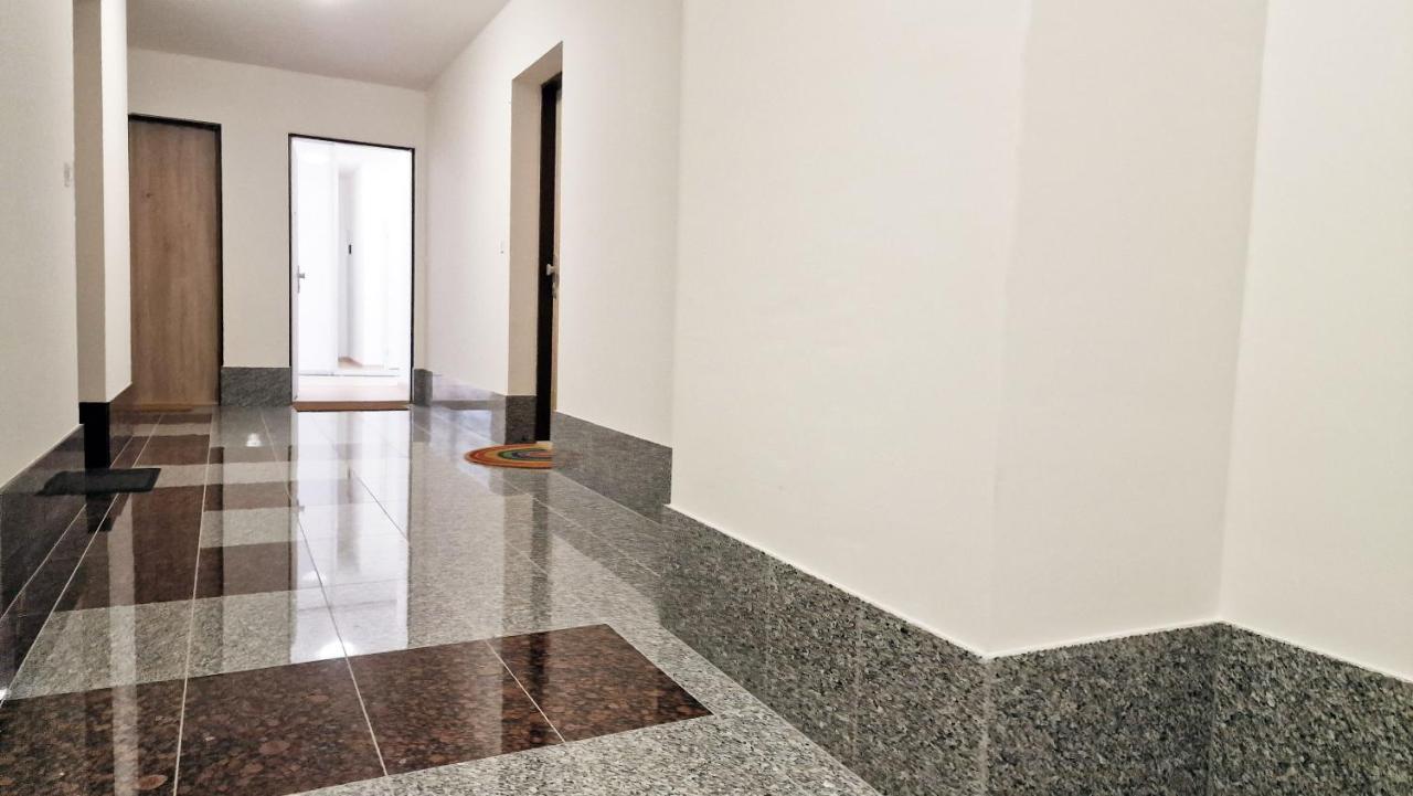 Luxo 2 Room Apartments By Bratislavatrip Exterior photo